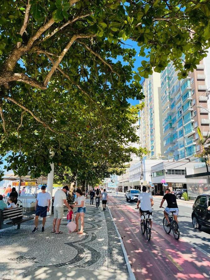Ferienwohnung Avenida Atlantica, Beira Mar, Pe Na Areia Balneário Camboriú Exterior foto