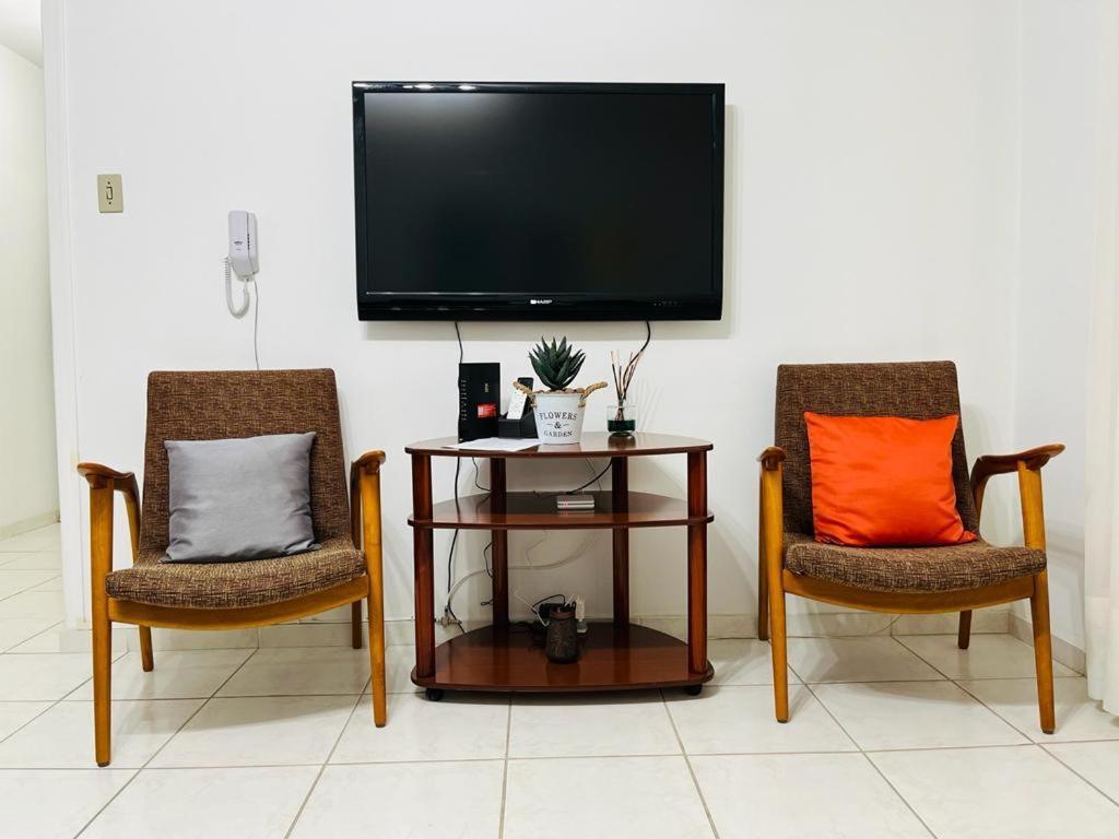 Ferienwohnung Avenida Atlantica, Beira Mar, Pe Na Areia Balneário Camboriú Exterior foto