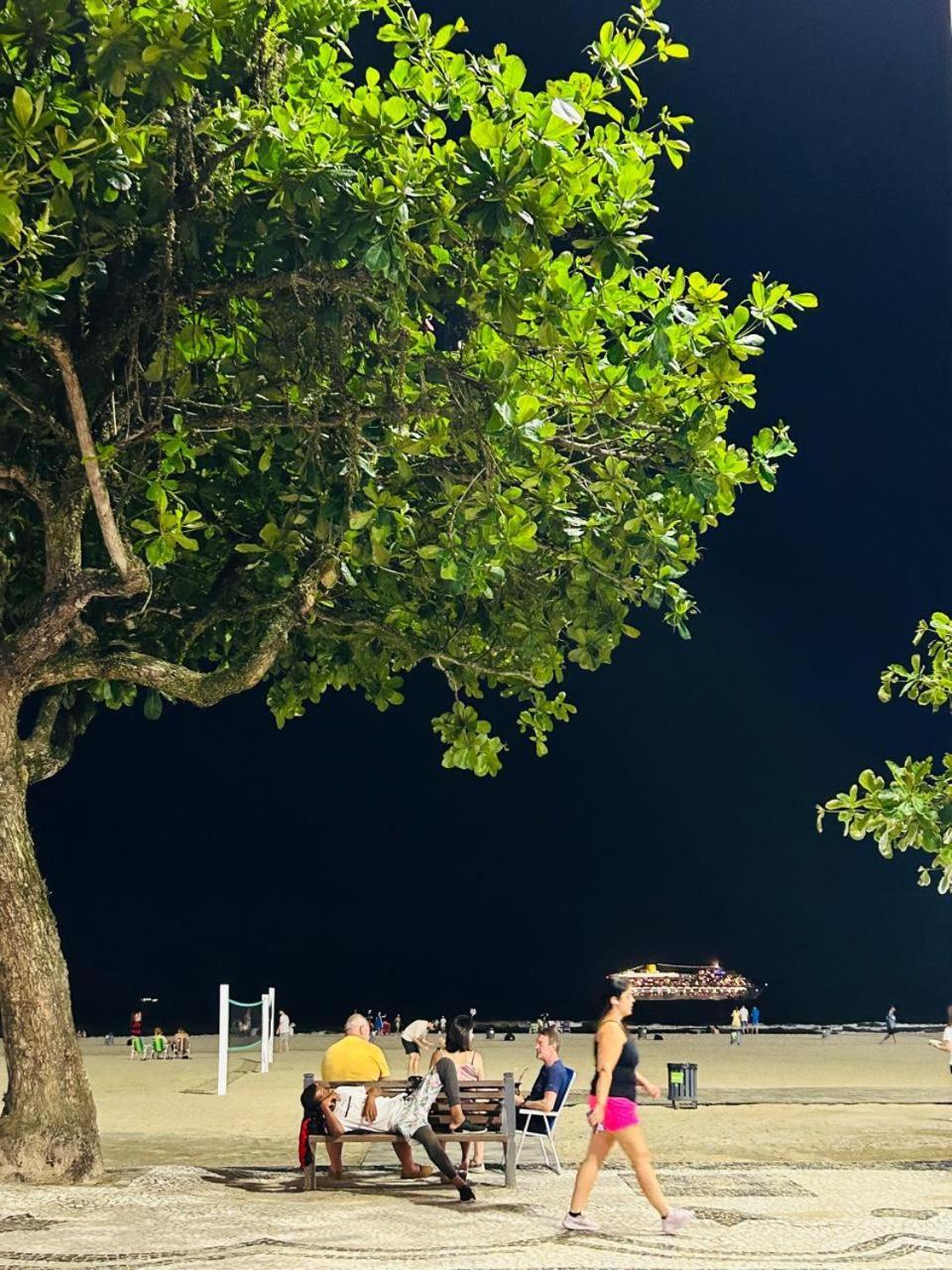 Ferienwohnung Avenida Atlantica, Beira Mar, Pe Na Areia Balneário Camboriú Exterior foto